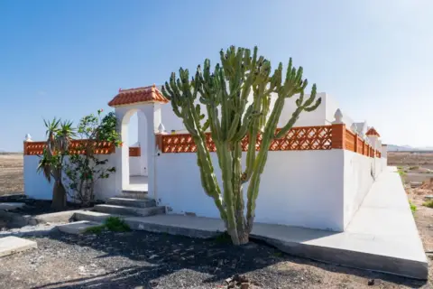 Casa en calle Coronel Glez. del Hierro
