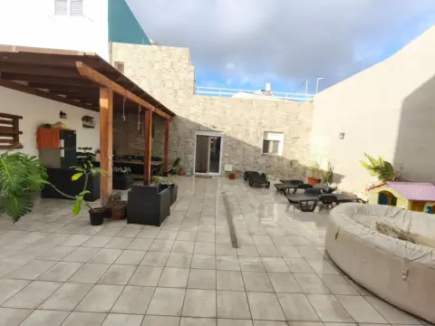 Casa pareada en calle Americo Vespucio, 12