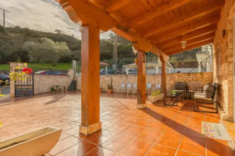 Casa pareada en Barrio de Bañales