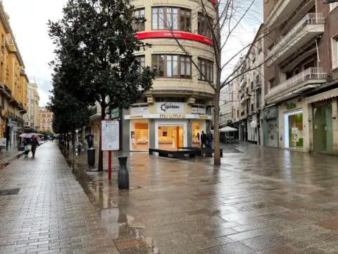 Local comercial en calle Historiador Díaz del Moral