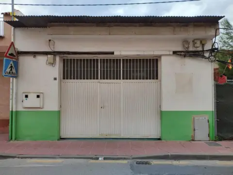 Local comercial en Los Dolores