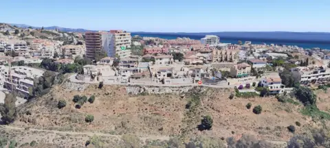 Terreno en calle Vencejo