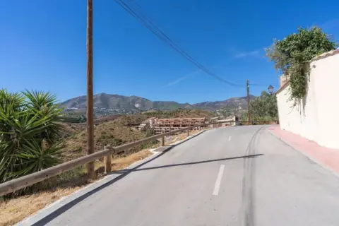 Terreno en calle Vencejo