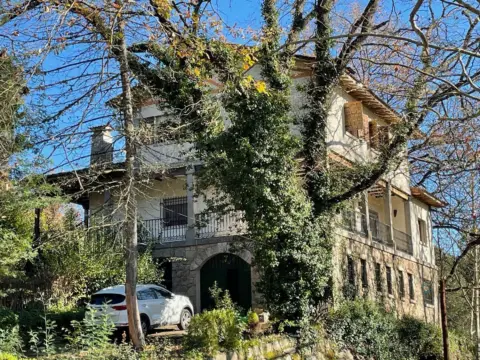 Chalet en calle de Miguel de Unamuno, 27