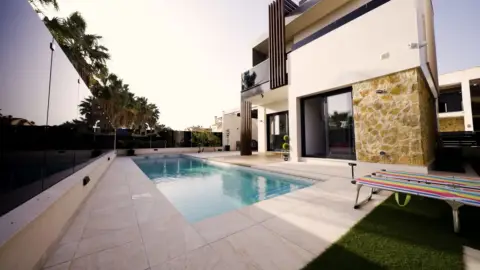 Chalet en Lomas de Cabo Roig