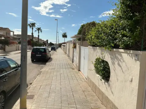 Casa adosada en calle P Flamenca Cl 3
