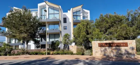 Apartamento en Las Colinas Golf