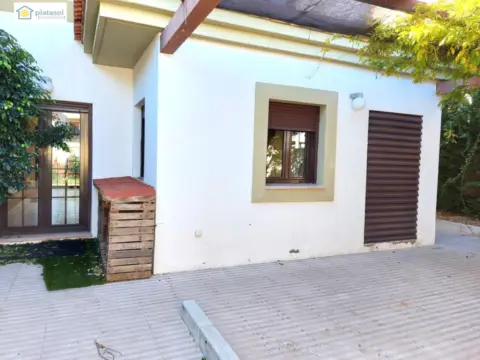 Casa pareada en calle Manuel Piñero