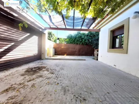 Casa pareada en calle Manuel Piñero