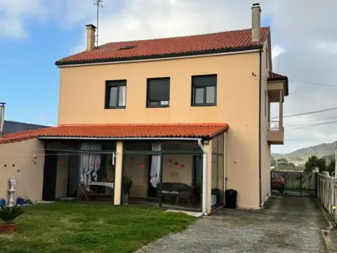 Casa en calle Deiro-Tremoedo