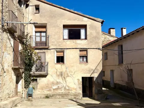 Casa en calle Planella-Sta.Maria Meià