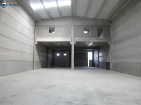 Nave industrial en Cervera