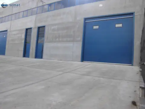 Nave industrial en Cervera
