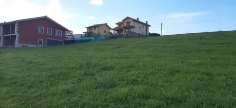 Terreno en calle Las Vallinas