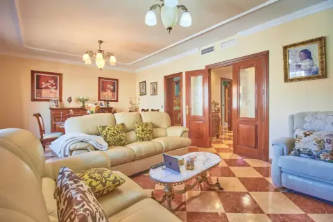 Casa en Zona Mercadona