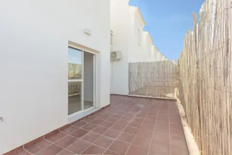 Casa adosada en calle de las Pilas, 11