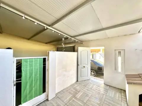 Casa adosada en calle los Ciruelos