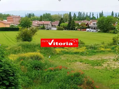 Terreno en calle de Artandi