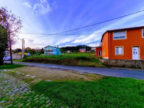 Terreno en calle Valon Nucleo, 52