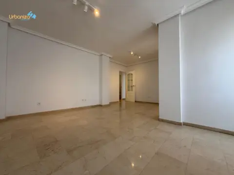 Piso en calle de Agustina de Aragón