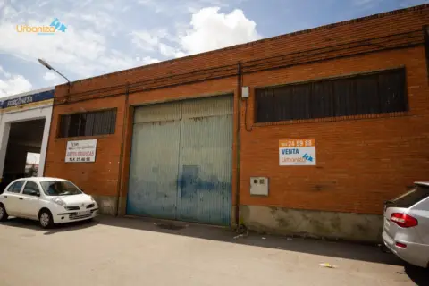 Nave industrial en calle de Joaquín Sánchez Valverde