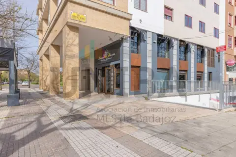 Local comercial en Ronda Norte