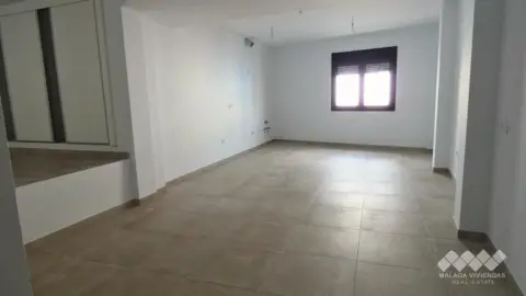 Local comercial en Alhaurín de La Torre