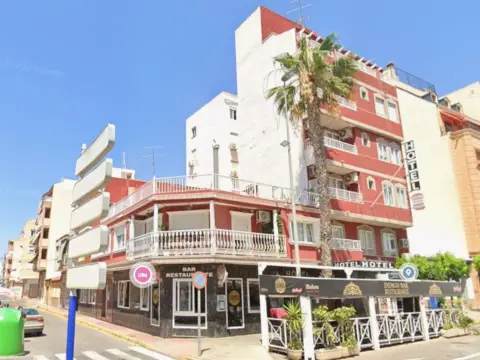 Edificio en calle Apolo, 85