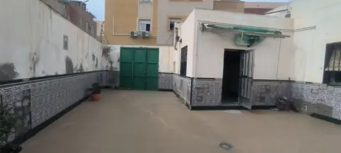 Casa adosada en calle Pilares