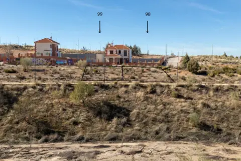Terreno en calle Abelia