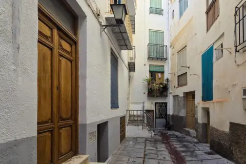 Casa adosada en calle Cruces