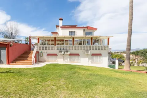 Chalet en Cortijo de Maza-Finca Monsálvez-El Oliva