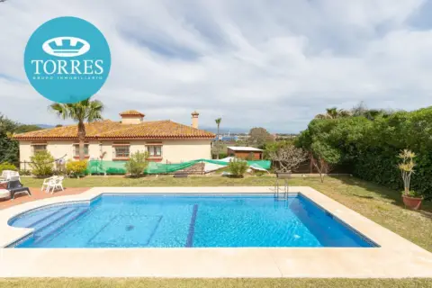 Chalet en Cortijo de Maza-Finca Monsálvez-El Oliva
