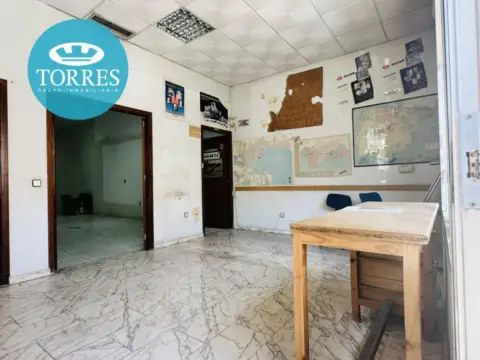 Local comercial en calle Malpica