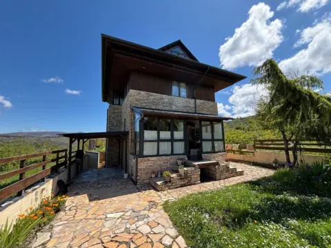 Chalet en calle Le-142