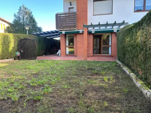 Casa adosada en calle de Iturriondo