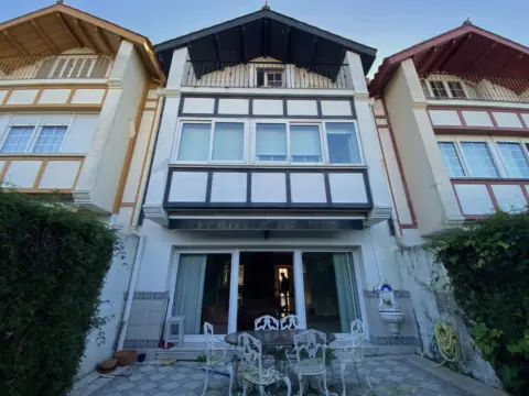 Casa adosada en calle de Lastetxe