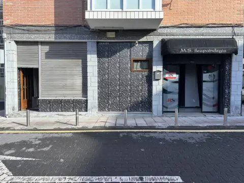 Local comercial en calle Axgane