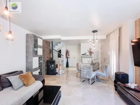 Casa pareada en calle de Muntasil