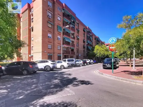 Piso en Plaza del Poeta Juan Boscán