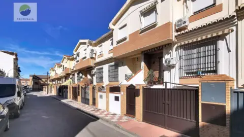 Casa adosada en calle del Rosal