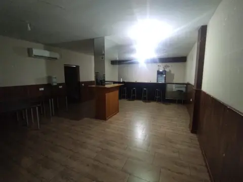 Local comercial en Semi Centro