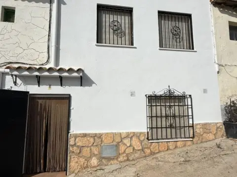 Casa en Alcarria Baja