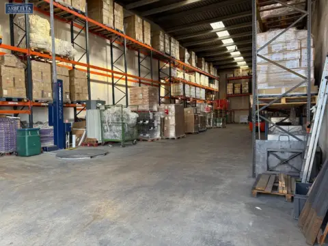 Nave industrial en calle de Francisco de Medina Mendoza