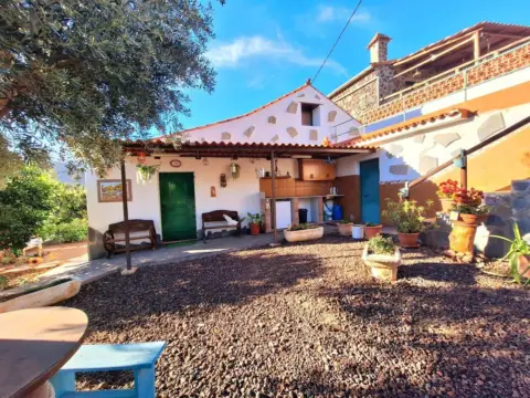 Chalet in calle Taidia