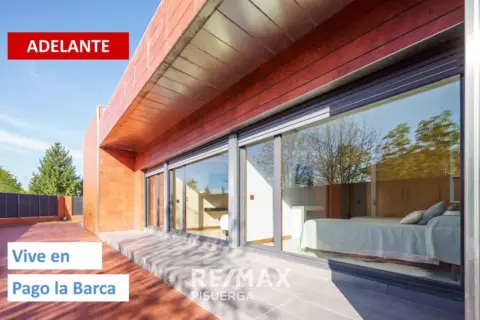 Chalet en calle de Carabela, 53