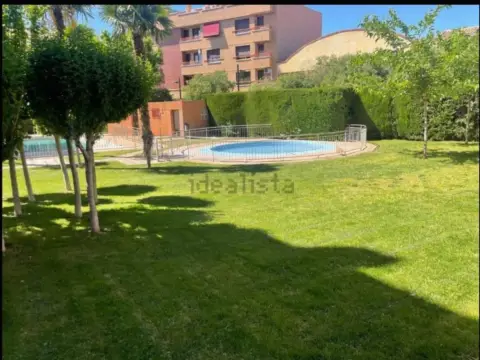 Piso en Oliver Valdefierro