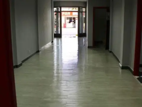 Local comercial en Avenida de Extremadura, 32