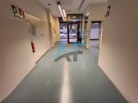 Local comercial en calle de Florentino Cuevillas