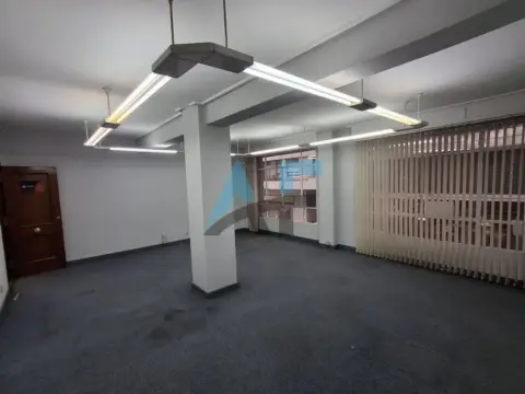 Oficina en calle de Florentino Cuevillas